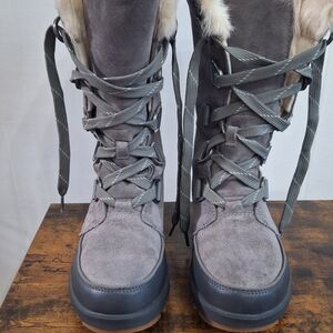 Sorel Women's Gray Winter Boots with Fur Lining
